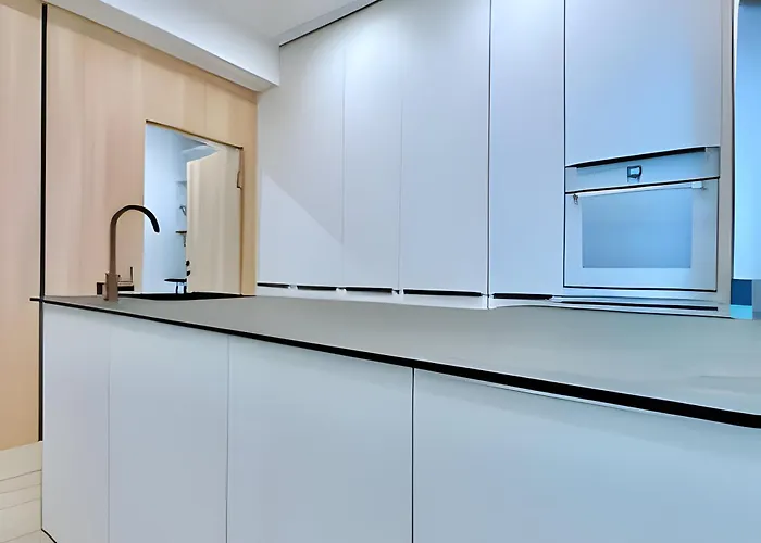 Modern Free Parking High Standard Cool Stylish Apartment